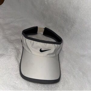 Nike White and Gray Men’s Athletic Visor with Black Swoosh